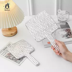 1 Gương Vuông Mini Cầm Tay Để Bàn Mỹ Phẩm Gương Trang Điểm Du Lịch Kim Loại Di Động Gương Làm Đẹp Mới