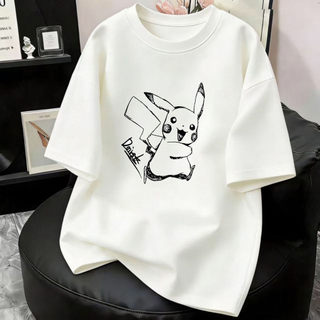 Áo thun nam in hình Pikachu, nhân vật hoạt hình, phong cách preppy, trẻ trung.