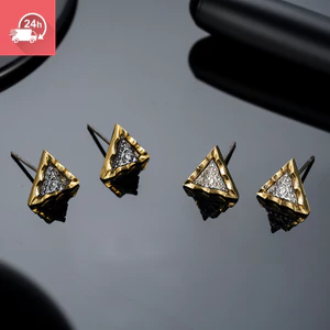 Tác phẩm mắt tam giác cổ điển của Horus - Bông tai unisex thiết kế hình học