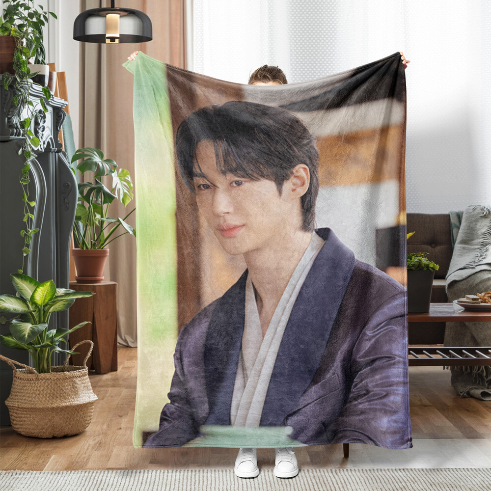 Chăn Flannel in hình Byeon Woo Seok, Chăn ném một mặt mềm mại Perfect Crown dành cho người hâm mộ