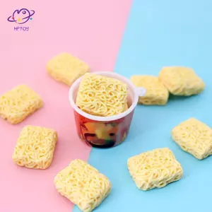 HFTOY 10 chiếc Mì ăn liền vuông tròn thu nhỏ bằng nhựa Kawaii ~