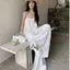 Phiên bản Hàn Quốc Niche Thiết kế đơn giản Áo yếm trắng mùa hè Quần ống rộng dáng rộng phong cách mát mẻ Bộ đồ đẹp