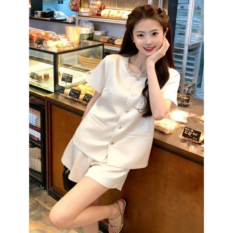 Bộ Đồ Cao Cấp Nữ Mùa Hè Phong Cách Pháp Tính Khí Ôm Hơn Kết Cấu Áo Sơ Mi Satin Eo Cao Quần Short Hai Mảnh Phù Hợp Với