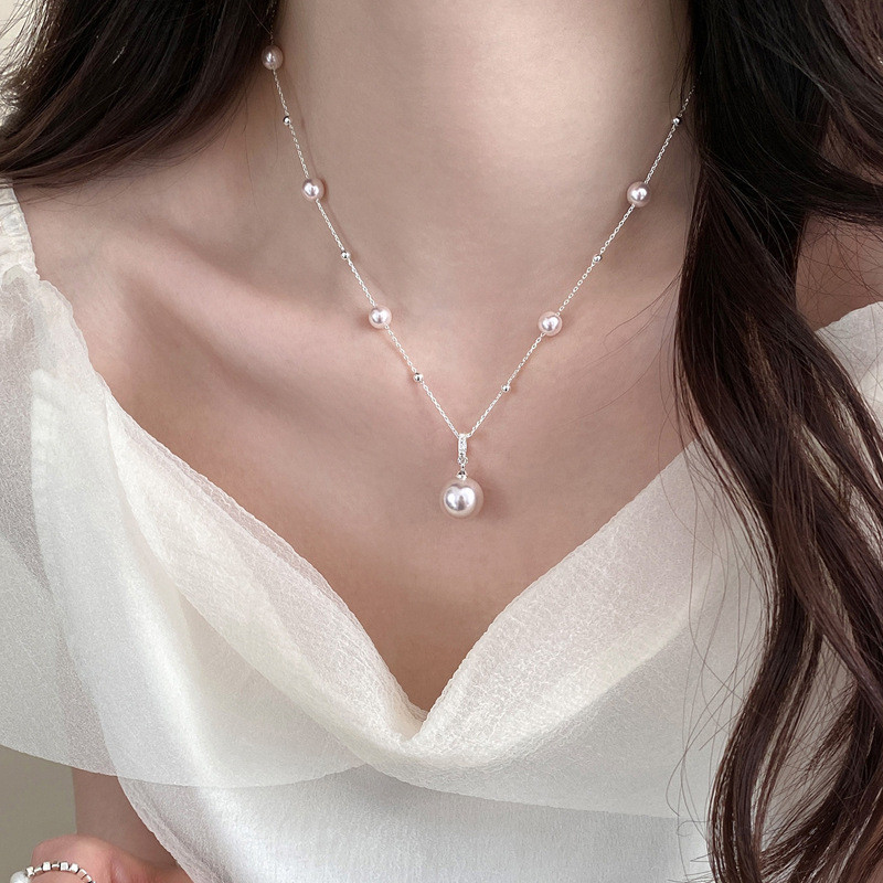 Vòng cổ ngọc trai đầy sao thời trang sáng bóng