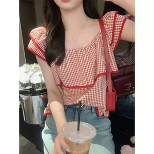 Mùa hè Phong cách mới Nhỏ tay bay Thiết kế cổ vuông Cảm giác cổ điển Niche Trắng Đỏ Kiểm tra Áo thời trang một vai