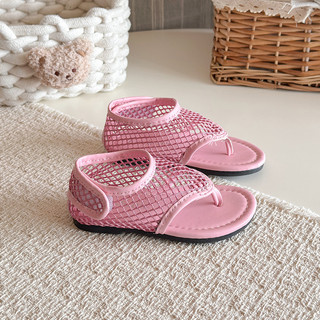 Bé Gái Chân Trần Dép Lật 2026 Mùa Hè Mới Trẻ Em Lưới Sandal Chống Trơn Trượt Đơn Giản Thoải Mái Bé Gái Ngoài Trời Đi Biển Giày