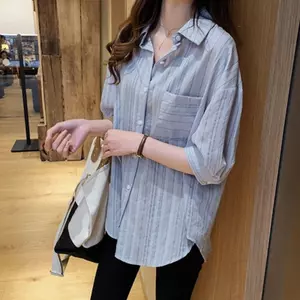 Áo sơ mi nữ mùa hè Áo sơ mi sọc dọc phù hợp với phong cách BF cổ áo POLO giữa tay phong cách nữ hàng đầu phong cách mỏng