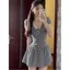 Đầm ngắn tay cổ chữ V phong cách Pháp, chiết eo nhẹ nhàng, phù hợp mùa hè