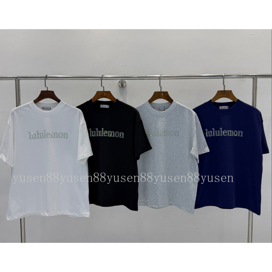 Áo thun ngắn tay nam nữ với họa tiết kim cương đầy và phong cách drape top