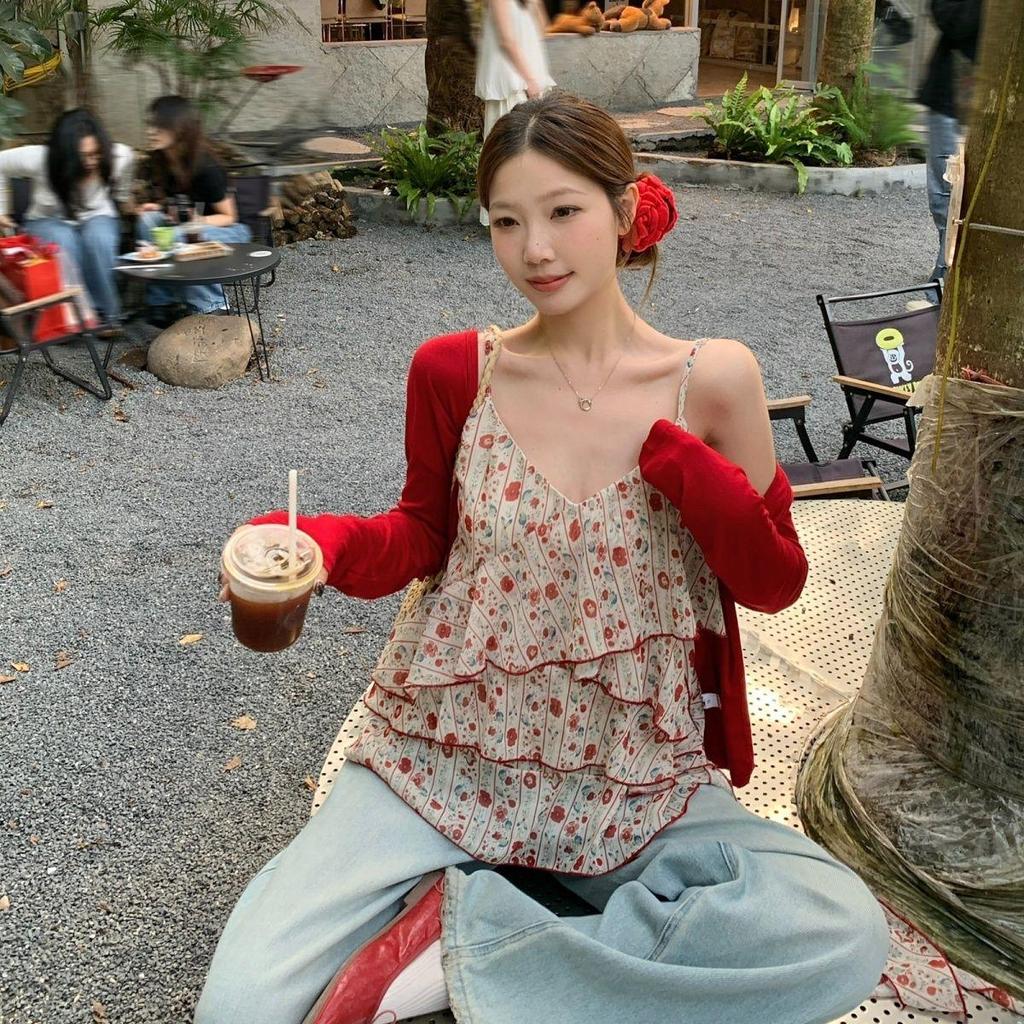 [Khuyến mãi trong thời gian có hạn] Áo không tay voan có dây đeo ngoài + Bộ đồ Cardigan màu đỏ phong cách mới Hợp thời trang