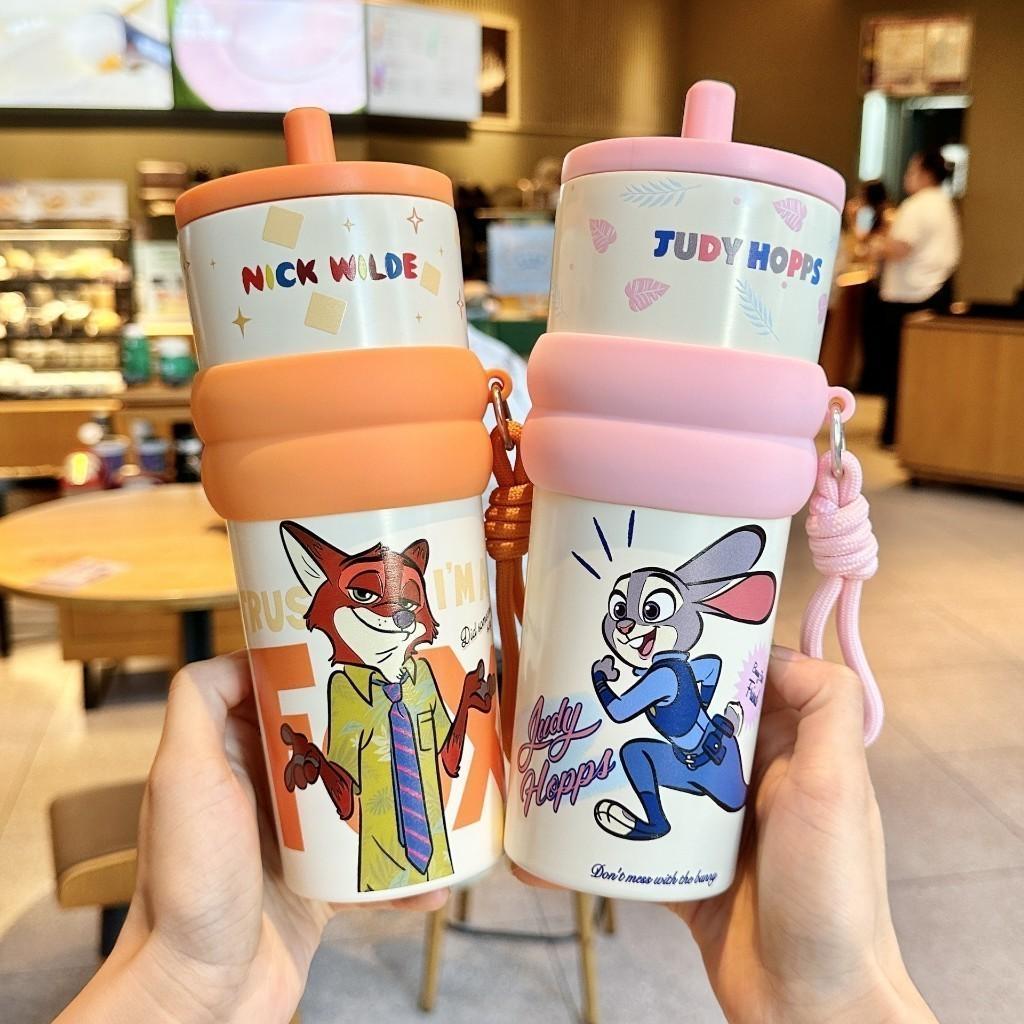 Ly Giữ Nhiệt 710ml Inox 316 – Có Ống Hút & Dây Treo –Hoạt Hình Thỏ, cáo, nai (Stitch, Judy, Nick)