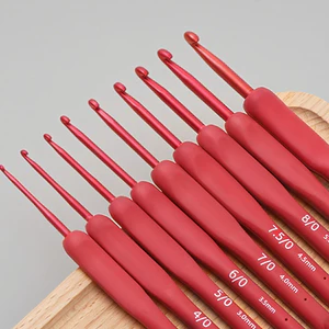 Màu đỏ Mềm Tay Cầm Móc Bộ Dụng Cụ Handmade diy Người Mới Bắt Đầu Đan Móc Len Áo Len Chất Liệu Gói Móc26051106