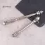 Trục mang xe đạp trước và sau, chắc chắn với kích thước 180mm cho phần sau và 140mm cho phần trước, thiết kế đẹp mắt.