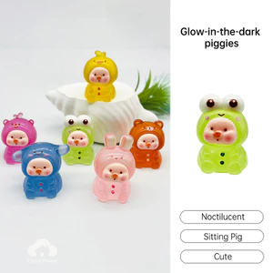 Đồ trang trí xe hơi 3D hình chú heo ngồi hoạt hình dễ thương bằng nhựa, phát sáng trong bóng đêm.