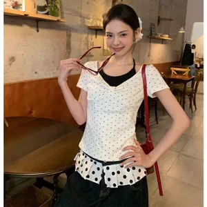 Phong cách Hàn Quốc Niche Giả hai mảnh chấm bi ngắn tay nữ đầu mùa hè Phong cách mới Áo thun đeo vai trang trọng thông thường Slim-Fit Slimm