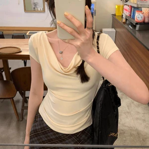 Xoay Cổ Phong Cách Nhẹ Nhàng Slim-fit Ôm Hơn Nhìn Bao Thịt Pure Desire Hot Girl Xiaoxiang Phong Cách Áo Thun Nữ Niche Xếp Ly Ngắn Top26042806
