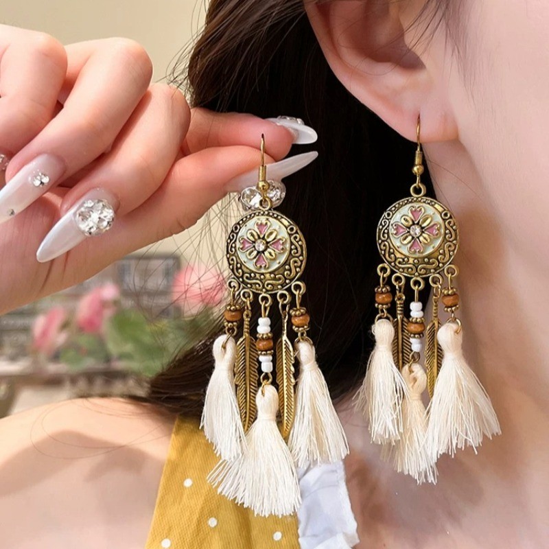 Phong cách dân tộc Bohemian Bông tai bện cổ điển 2026 Bông tai tua rua lông vũ phong cách mới