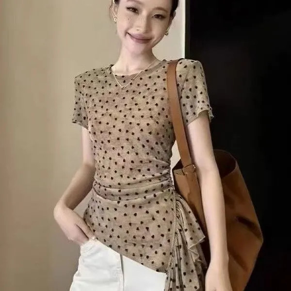 Áo thun nữ không đều tình yêu in hình tay ngắn phong cách mới Slim