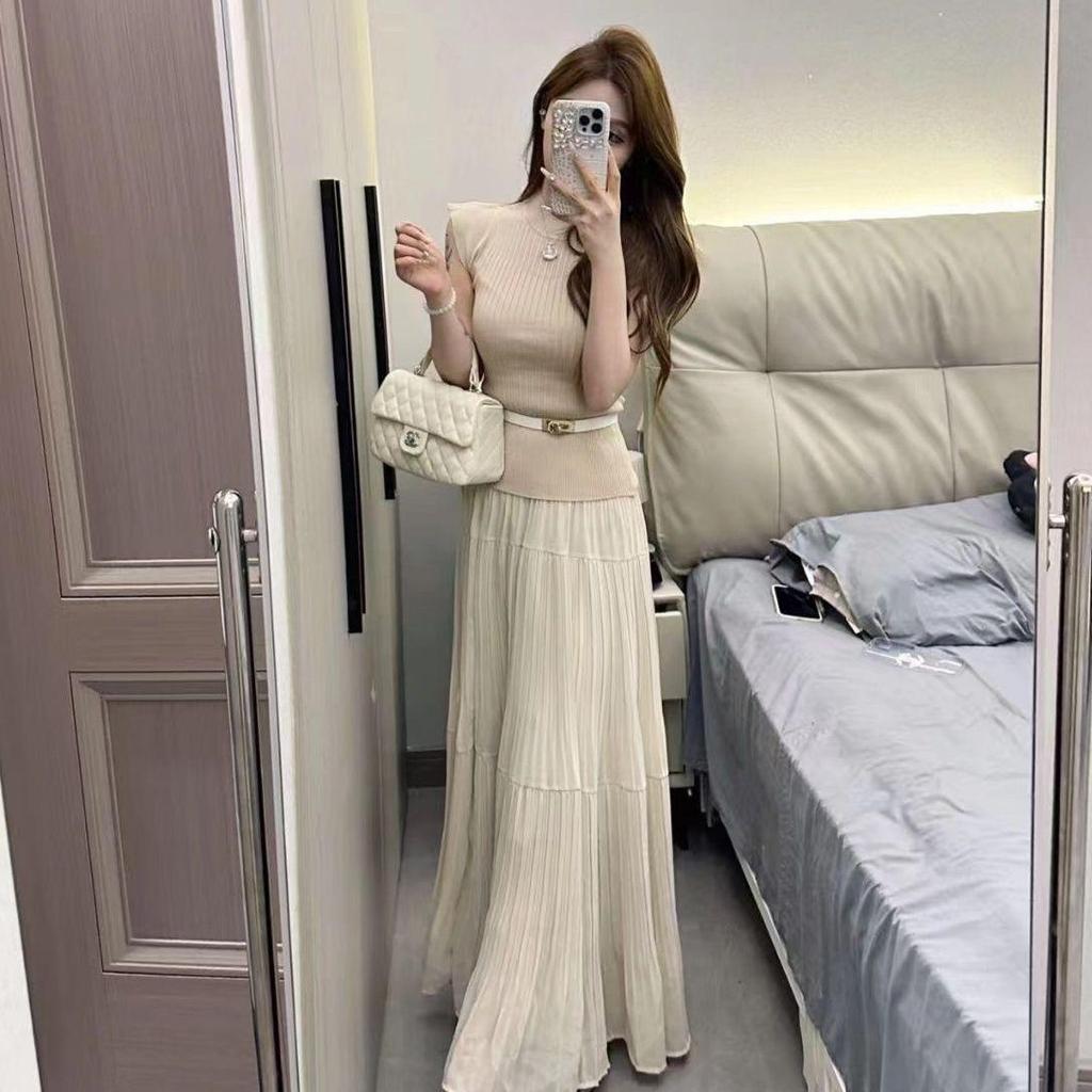 [Mặc nhỏ dễ thương] Tính khí mỏng hơn trông eo cao xếp ly xã hội Bộ đồ nữ cổ tròn dệt kim Top Váy thời trang phù hợp cho nữ
