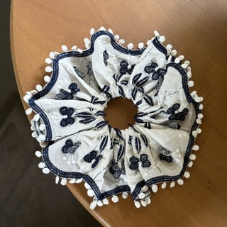 Kovoi Scrunchy Dây Buộc Tóc Cao Cấp Màu Xanh Thêu Hoa, Phong Cách Dân Tộc Mới Lạ