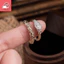 Nhẫn nữ cá tính từ gỗ đàn hương và zircon, họa tiết cổ điển La Mã với rãnh hoa