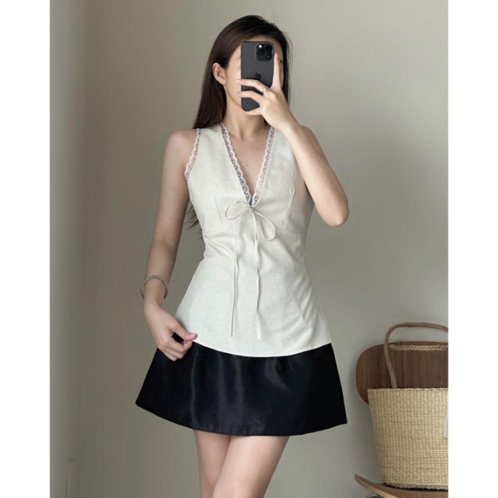 Áo Kiểu Linen Nữ Sát Nách Cổ V Viền Ren Mùa Hè V557 - SamHi Closet