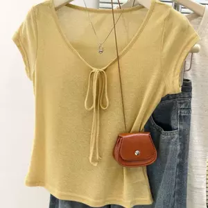 Áo thun ngắn tay cổ chữ V có ren màu xám nhạt dành cho nữ mùa xuân 2026 Phong cách mới Slim-Fit Lớp bên trong