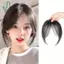 Topper tóc giữa với fringe giả, dễ gắn và tháo rời, phù hợp phụ nữ muốn thêm vẻ tự nhiên cho mái tóc của mình.