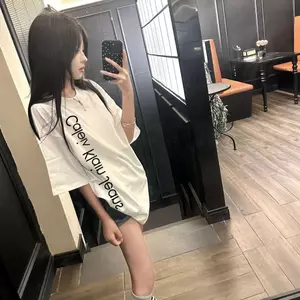 Áo thun ngắn tay chữ thích hợp của Mỹ dành cho nữ 2026 Phong cách mới Đơn giản cao cấp hàng đầu dáng rộng Phong cách lười biếng Phong cách hợp thời trang Phiên bản thông thường Nhiều kích cỡ có sẵn tay ngắn