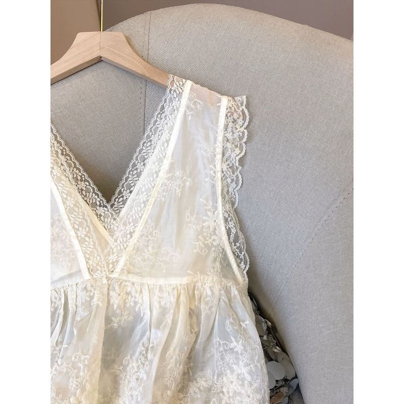 Áo sơ mi Pure Desire Style cổ chữ V với khâu móc ren, phong cách hiện đại cho phụ nữ