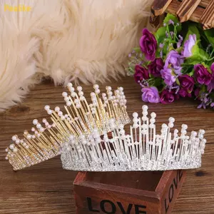 Vương miện tiara công chúa phong cách Baroque với pha lê nhiều màu, phù hợp cho cô dâu cưới