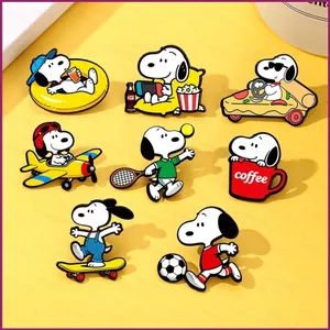 YT4 Snoopy Hoạt Hình Dễ Thương Men Chân Hợp Kim Trâm Cài Cho Túi Ba Lô Hộp Đựng Bút Chì
