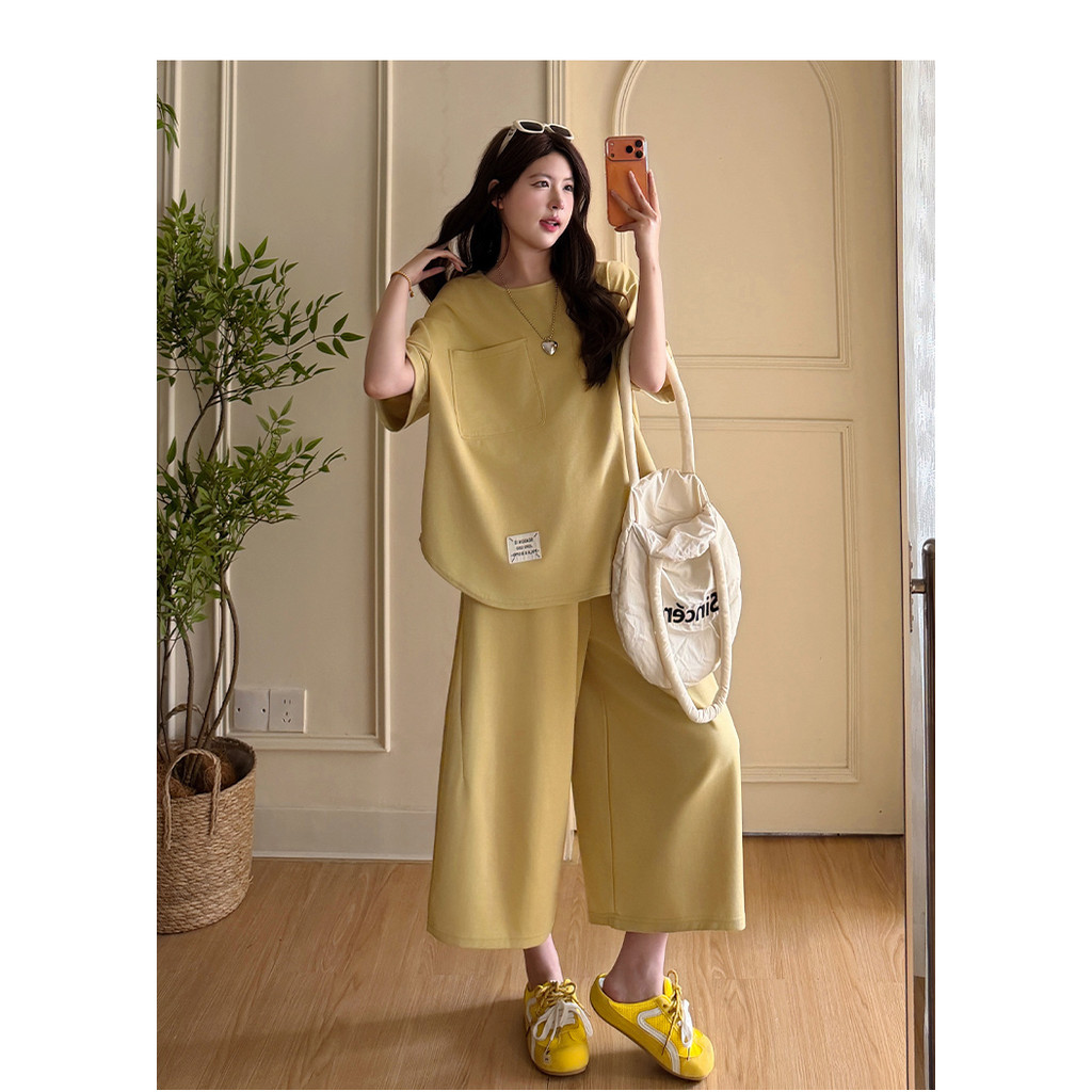 Bộ đồ bà bầu hai mảnh mùa hè mát mẻ, dáng rộng, áo cánh ngắn, quần ống rộng.