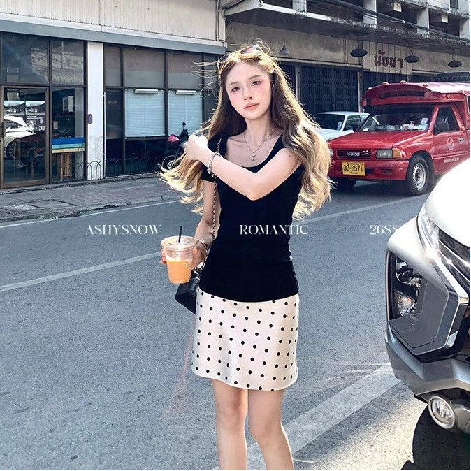 Váy Nữ Satin Trắng Chấm Bi Ngắn Co Giãn Eo Đuôi Cá