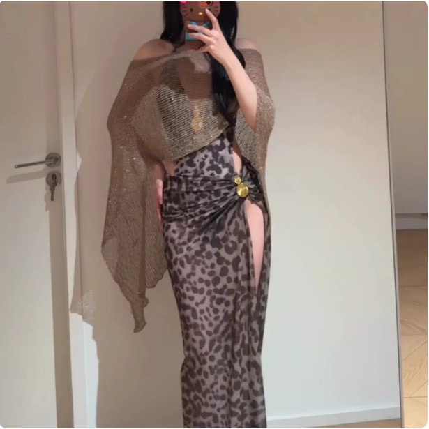 Sâu V Hot Girl Da Báo In Một Mảnh Đào Eo Mùa Xuân Nóng Đi Biển Kỳ Nghỉ Mùa Xuân Nóng Đồ Bơi 2