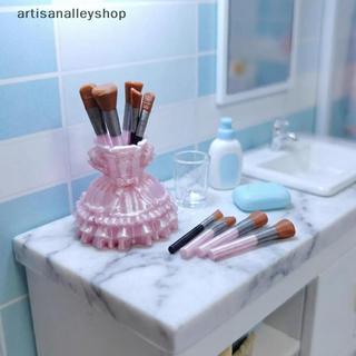 [ARTYY] 1 Bộ 1 / 12 Nhà Búp Bê Mô Phỏng Thu Nhỏ Váy Khiêu Vũ Mô Hình Bàn Chải Trang Điểm Cho Thế Giới Mini Đồ Trang Trí Và Trang Trí Quà Tặng BÁN HOT