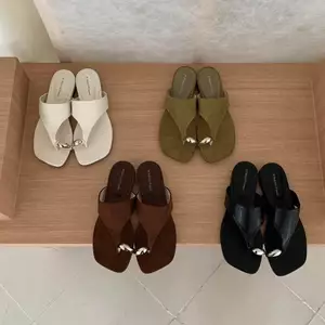 TT Phiên Bản Hàn Quốc Khóa Kim Loại Flip-Flops Flip-Flops Giày Nữ Mùa Hè Dày Đi Biển Dép Đi Bộ Sandal