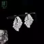 Bông tai lá zircon pha lê tinh tế và sang trọng, phù hợp làm quà tặng hoặc sử dụng trong tiệc cưới