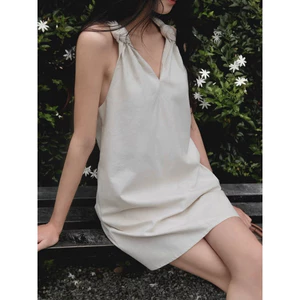 Đầm suông linen hai dây dáng rộng – basic thanh lịch, mát nhẹ mùa hè MyaHouse