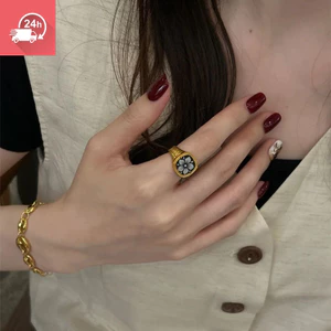 Nhẫn nữ phong cách Trung Hoa mới, mang nét cổ điển, họa tiết hoa dành dành vàng kim, thiết kế hình học cá tính, đa năng.