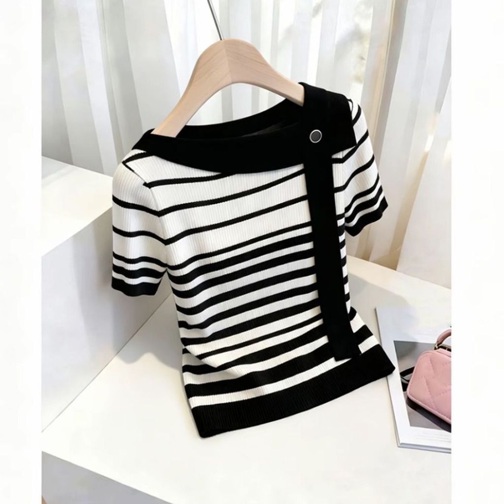 Mùa hè phong cách cổ điển sang trọng Ice Silk Áo thun sọc vai chéo nữ, khí chất phong cách phương Tây Slimer Look Cover Thiết kế thịt, Áo thời trang thoáng khí mát mẻ, Tạo bầu không khí lười biếng thanh lịch, Tất cả @