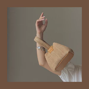 Túi xách nữ di động 66789 / Túi rơm di động / Nữ / 23 * 16 * 10cm / Phong cách mới Cá tính thích ứng / Mùa hè / Túi dây xích / Túi dệt vai / Cô gái hợp thời trang Yêu thích
