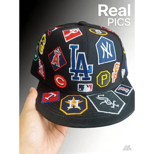 Mũ snapback MLB logo toàn bộ, đa màu sắc, phù hợp cho cả nam và nữ sử dụng ngoài trời.