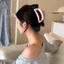 Kẹp Tóc Hình Cá Mập Silicone An Toàn Cho Da Đầu