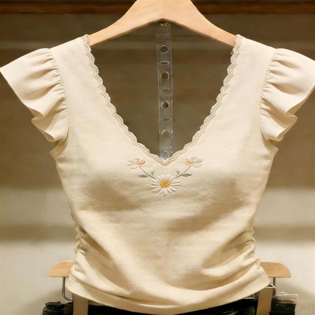 Áo sơ mi nữ hotgirl style màu đào, cổ chữ V xù, tay bay - Phong cách mới cho xuân hè