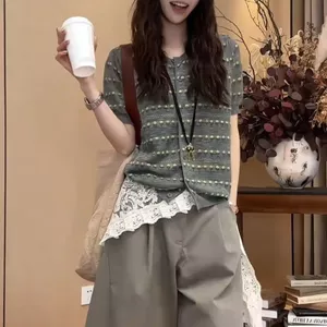 Cardigan nữ phong cách Nhật Bản màu vàng hoa, dệt kim mỏng với cổ tròn tay ngắn, phù hợp mặc hàng ngày và mùa hè.
