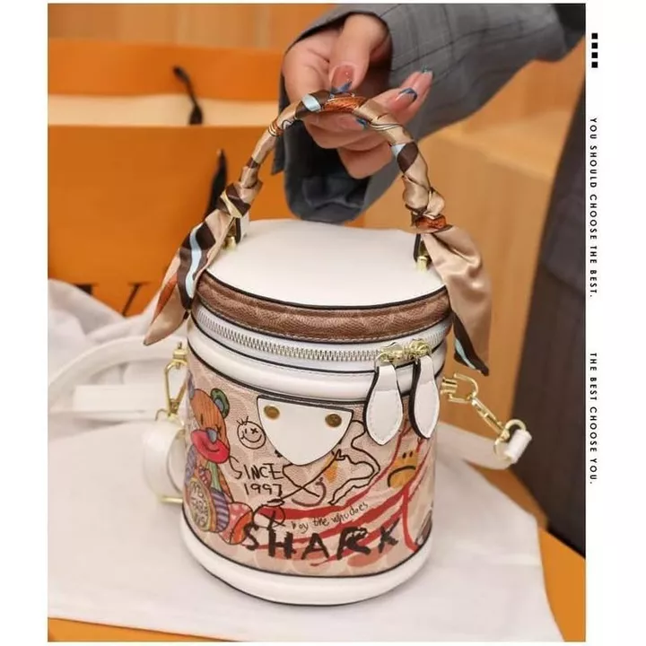 Túi đeo chéo Mini Bucket dành cho nữ, Túi đeo chéo hoạt hình, Ví graffiti dành cho nữ, Ví đựng xách tay tròn đeo vai tròn S, Túi xách tinh tế có dây buộc lụa (W – 3
