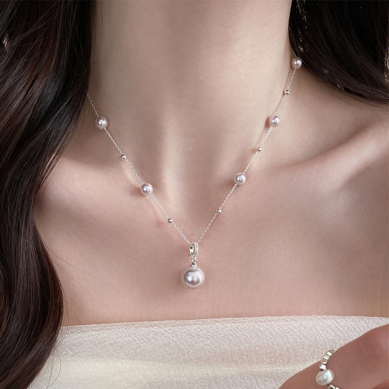 Vòng cổ ngọc trai đầy sao thời trang sáng bóng