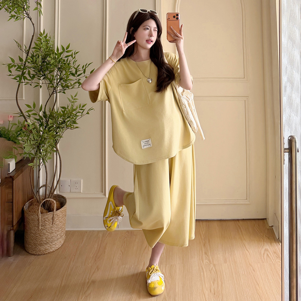 Bộ đồ bà bầu hai mảnh mùa hè mát mẻ, dáng rộng, áo cánh ngắn, quần ống rộng.