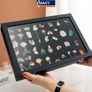 MAKY Thanh Huy Hiệu Hộp Bảo Quản Trong Suốt Chống Bụi Ngực Pin Hộp Huy Chương Hiển Thị Đứng Da Pu Bộ Sưu Tập Huy Chương Khung Hiển Thị VN
